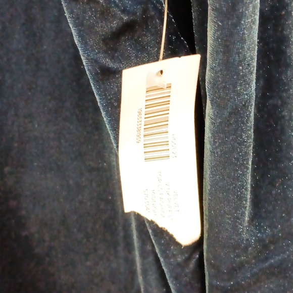 Top - Picture 5 of 7